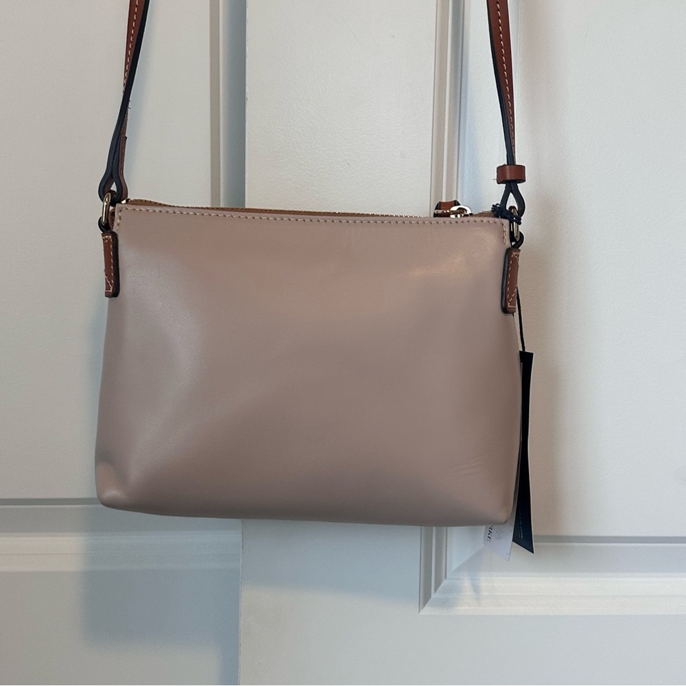 New! Dooney and Bourke Light Blush Pink Wexford Leather Rosie Crossbody Purse - Picture 10 of 16